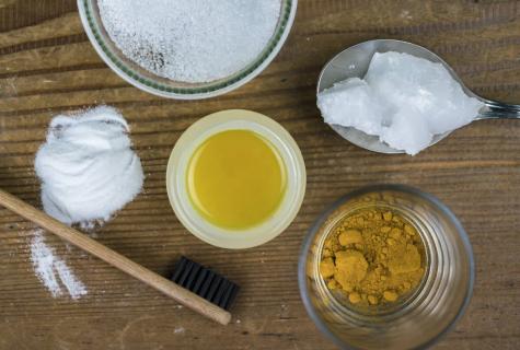 Natural toothpaste the hands: 5 recipes