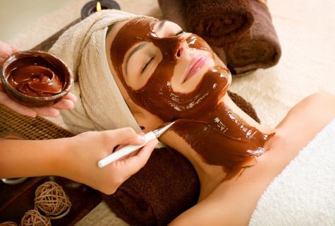 Masks and srubs from chocolate