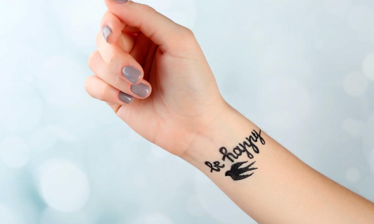 How to choose tattoo for drawing on wrist