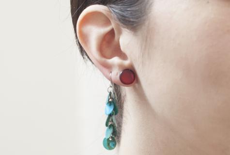 How to pierce ear independently