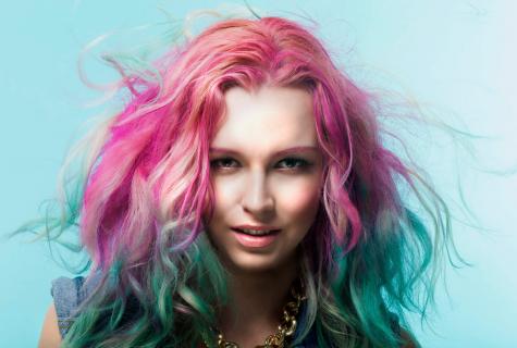 How to decolour dyed hair
