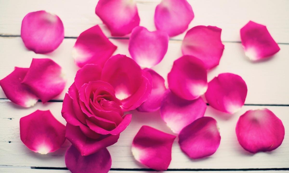 What can be made with petals of roses