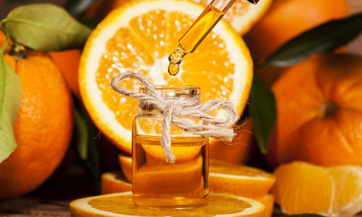 Properties of essential oil of orange. Its application