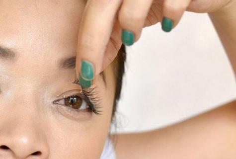 How to remove artificial eyelashes