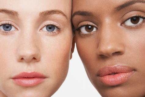 What foundation is better for fat type of face skin