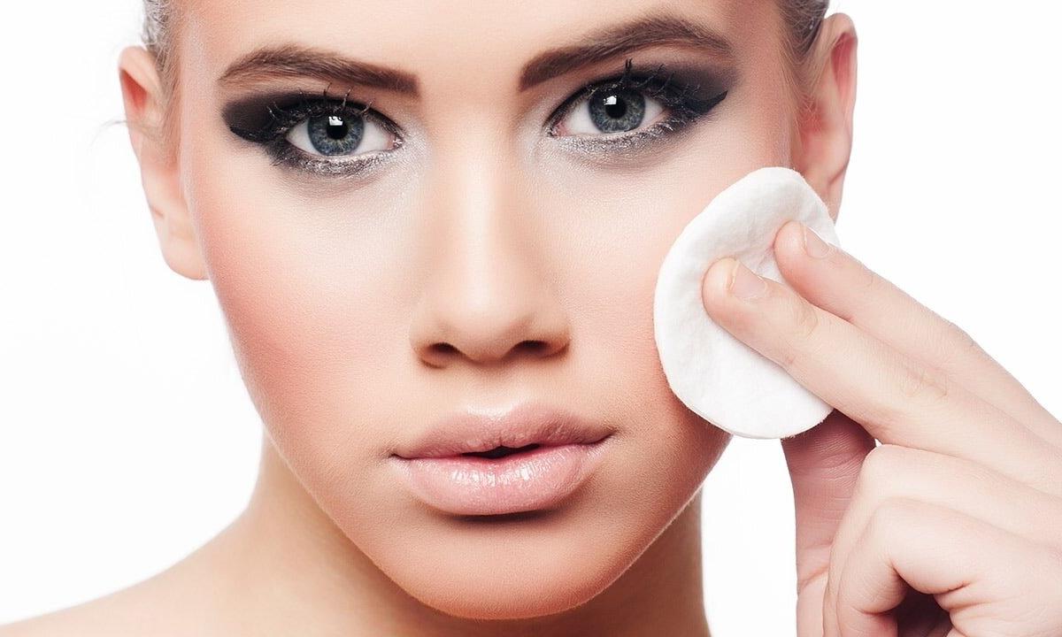 Natural products for removal of make-up
