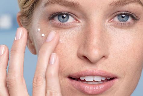 Cosmetics from wrinkles around eyes: myths and reality