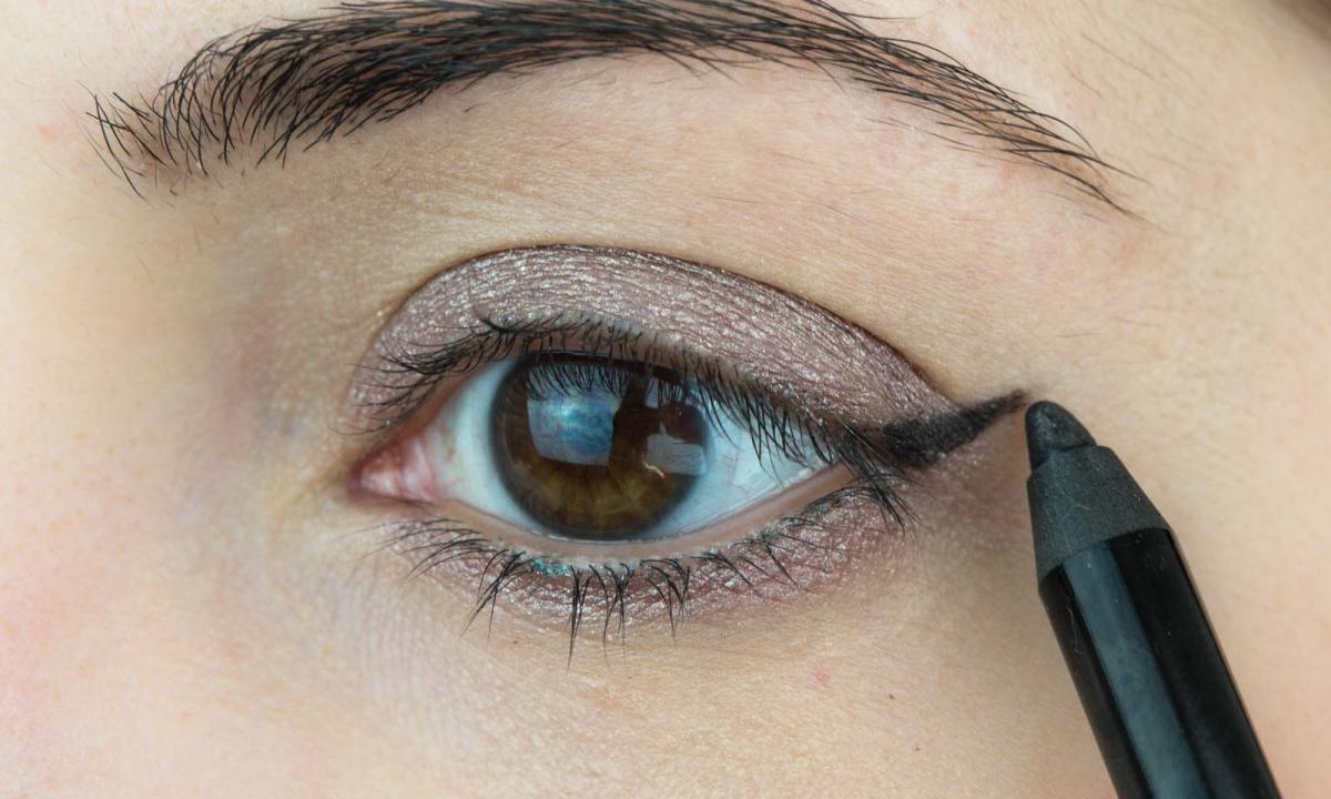 How to learn to make up eyes with eyeliner