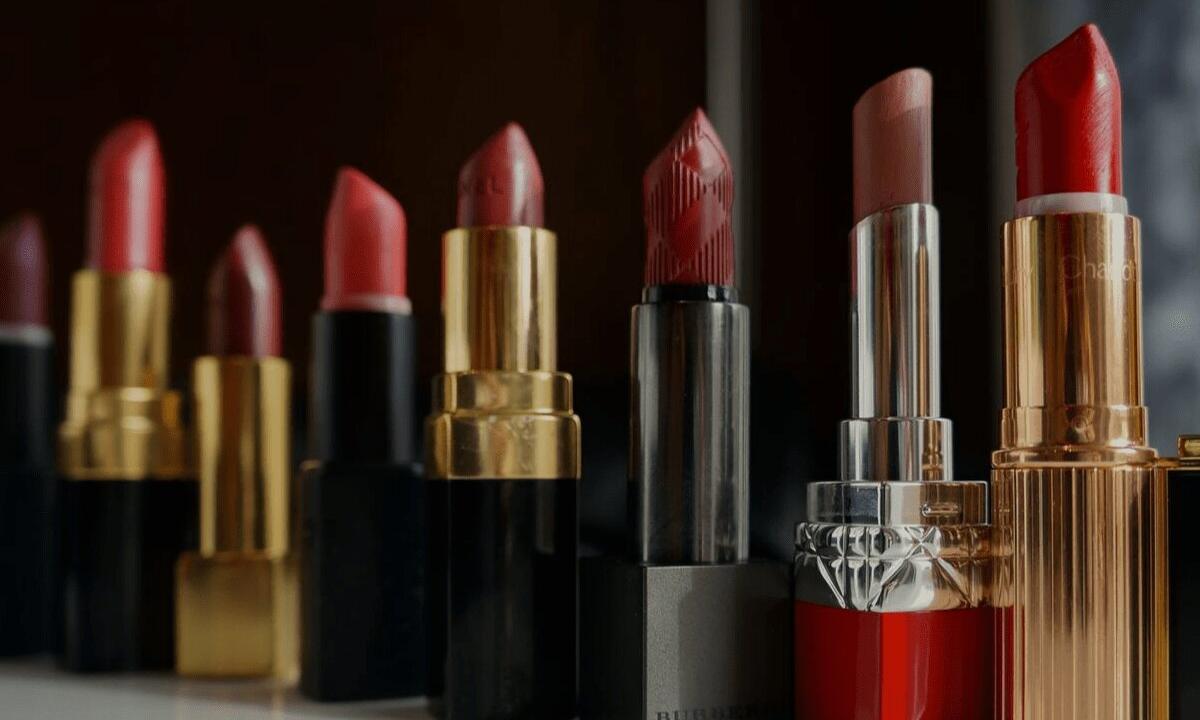How to pick up color of lipstick