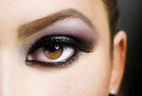How to make up beautifully brown eyes