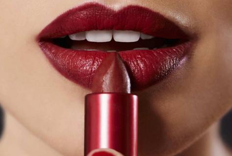 How to pick up the shade of red lipstick