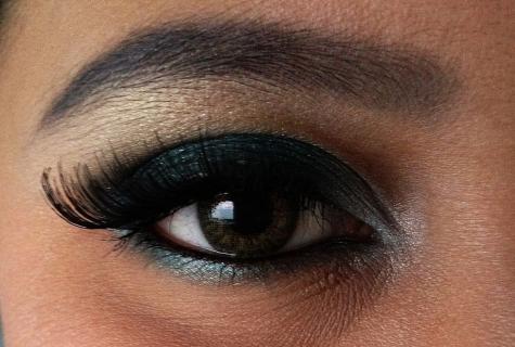 Easy evening make-up for green eyes