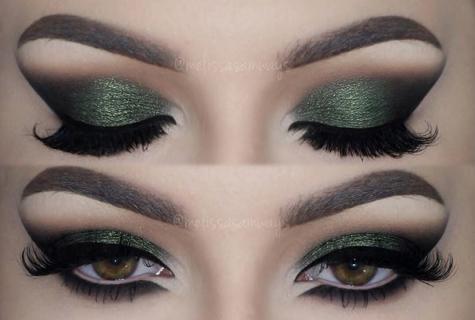 How to make up eyes of green color
