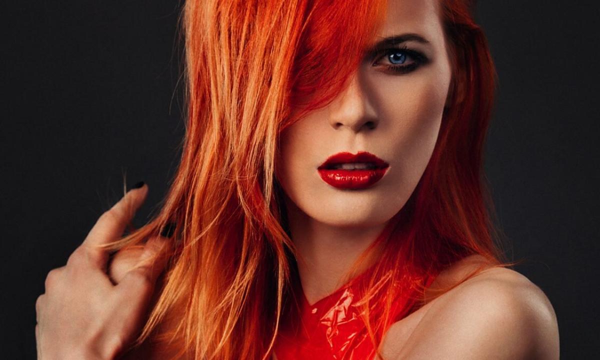 What lipstick goes red-haired