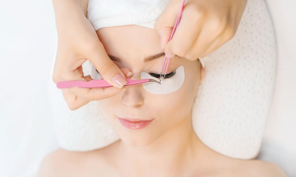 How to remove the increased eyelashes in house conditions
