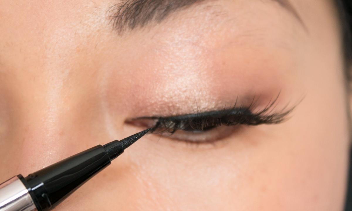 How to use eyeliner it is correct