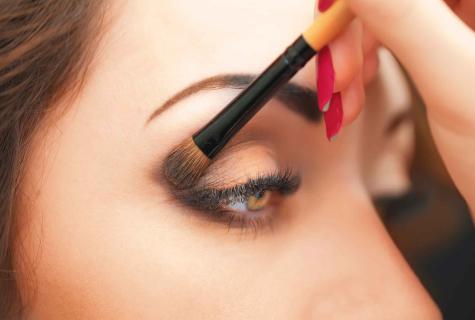 How visually to increase eyes by means of make-up