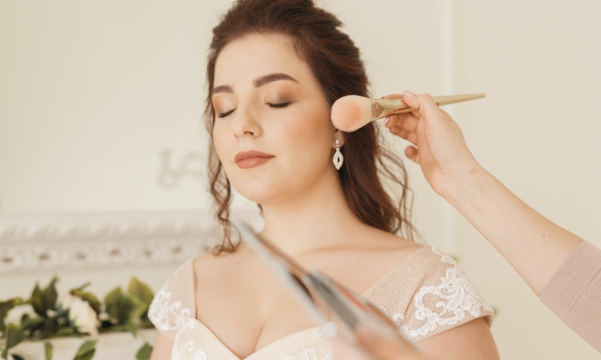 How to do wedding make-up