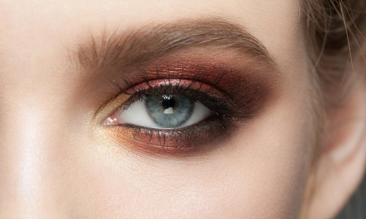 Make-up for increase in eyes
