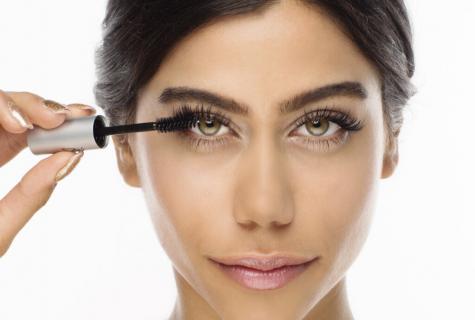 How it is correct to pick up ink? Useful tips for beautiful eyelashes