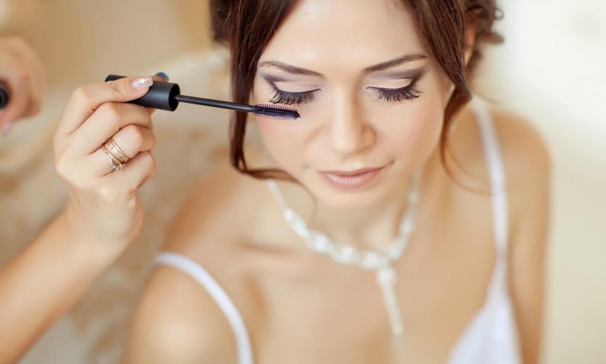 How to make the correct wedding make-up