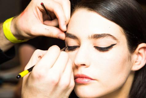 How to do easy make-up