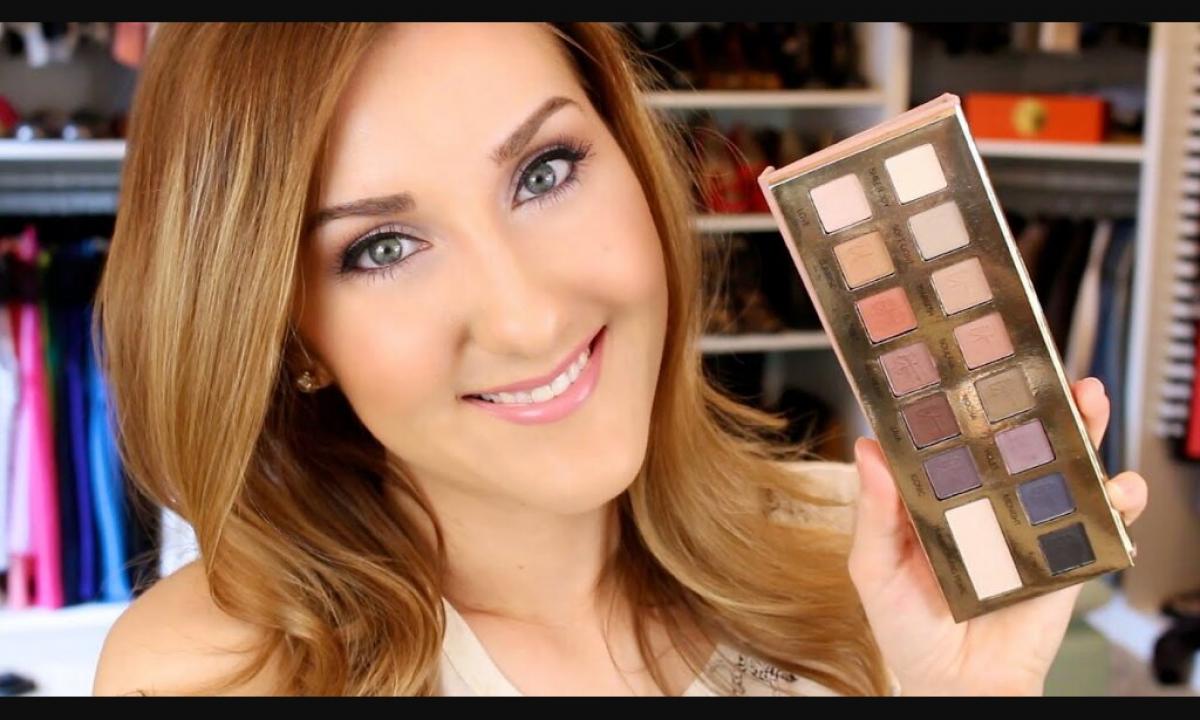 Make-up: palette for the brown-haired woman