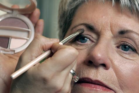 Make-up for elderly - councils and recommendations