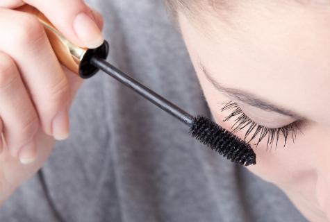 How to dilute mascara