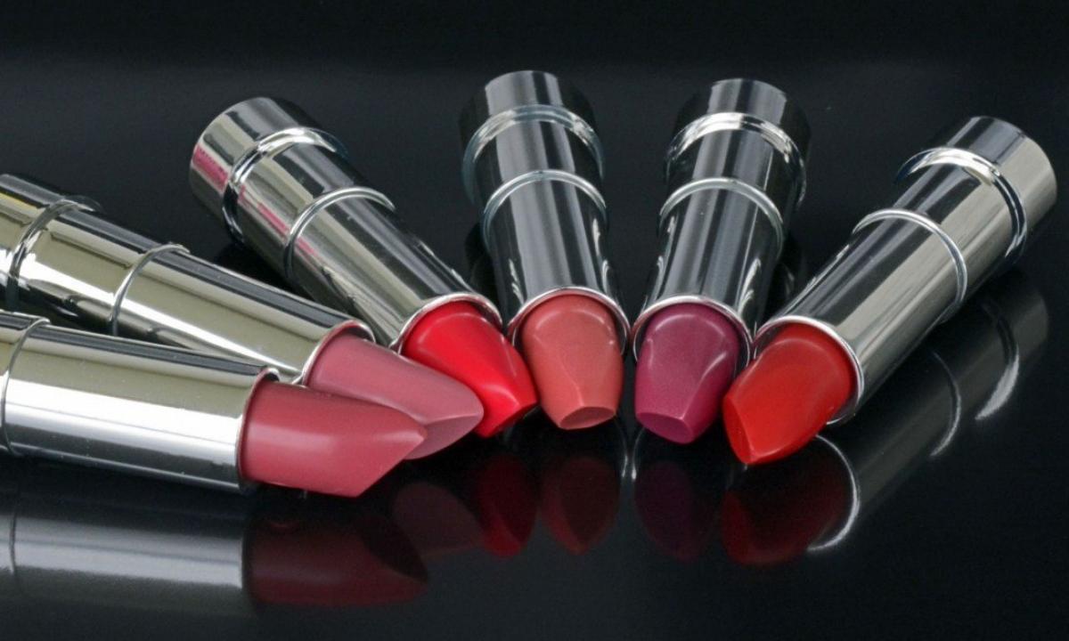 Lipstick: origin and structure