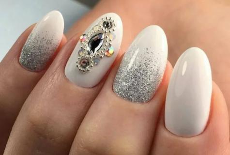 How to paste rhinestones to nails