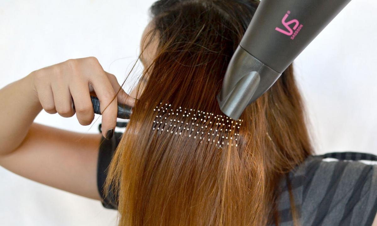 How to straighten hair by means of the hair dryer