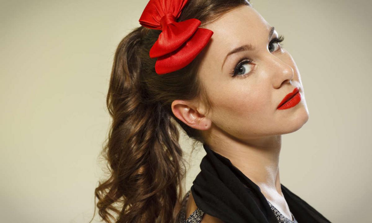 How to pin up hair in hairstyle