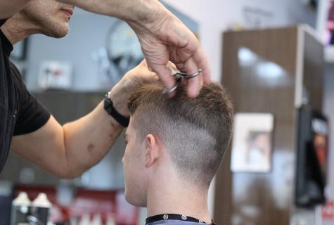How to cut hair to the man