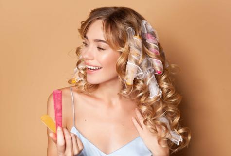 How to do curls by means of the conical curling iron
