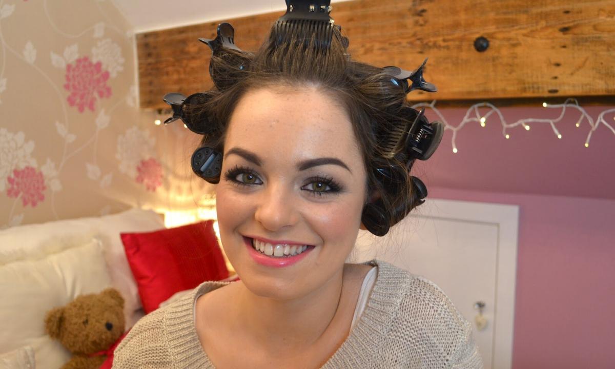 How to wind on large hair curlers