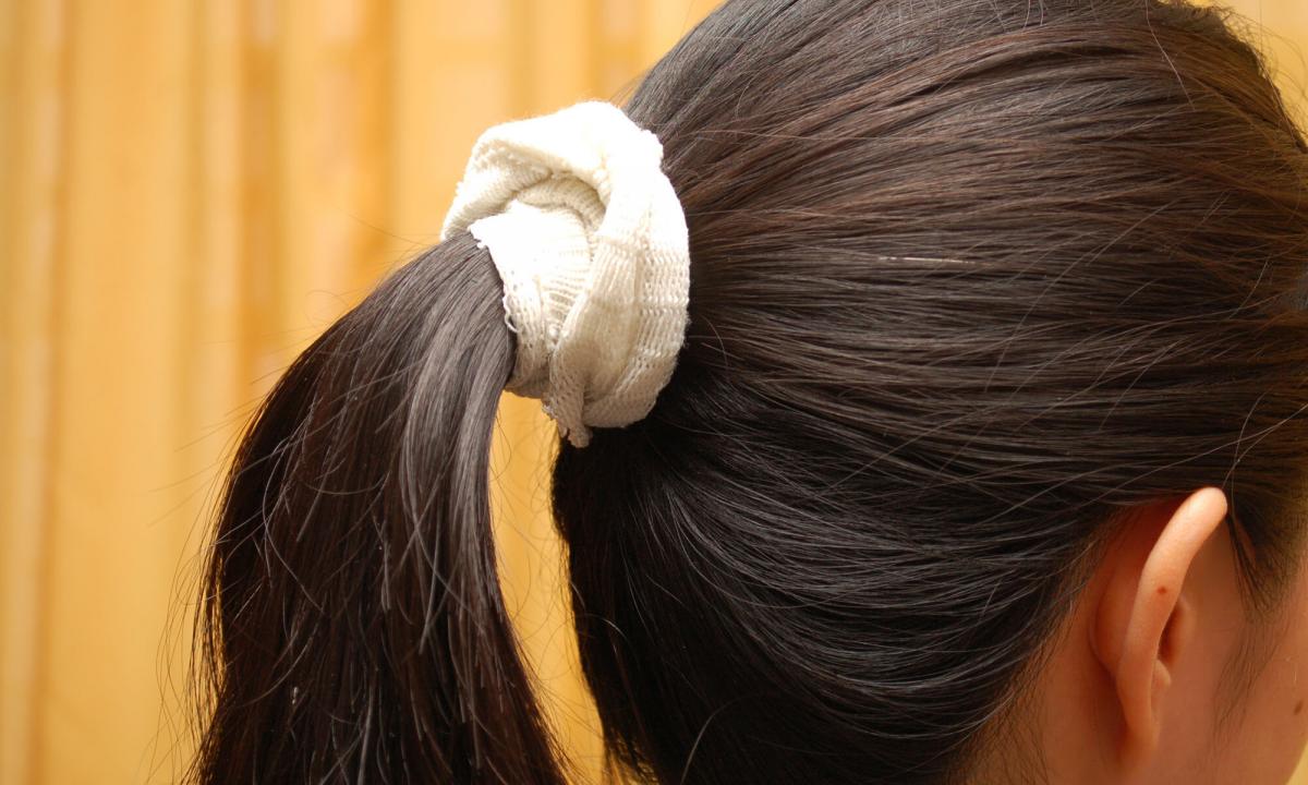 How to do hair with elastic band
