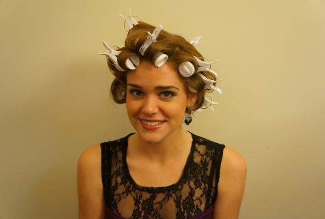How to make curls on hair curlers