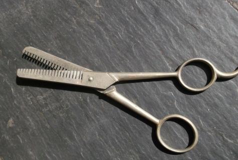 How to cut thinning shears