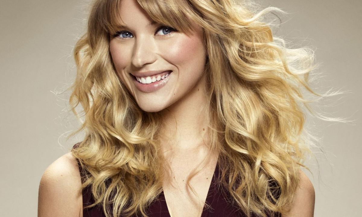 How to make the Hollywood curls