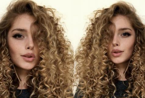 How to style curly hair
