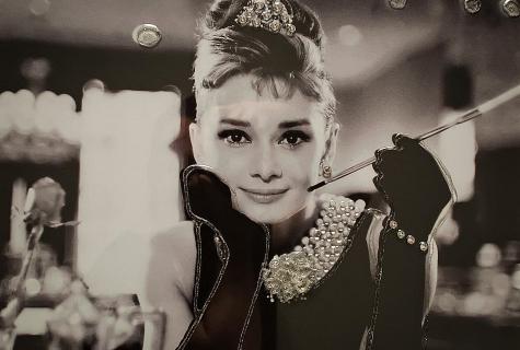 How to make hairstyle, as at Audrey Hepburn