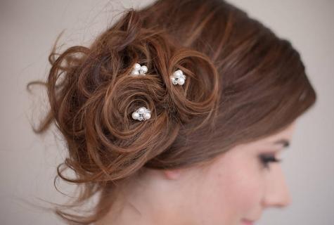 Intricate hairstyles: cone from hair