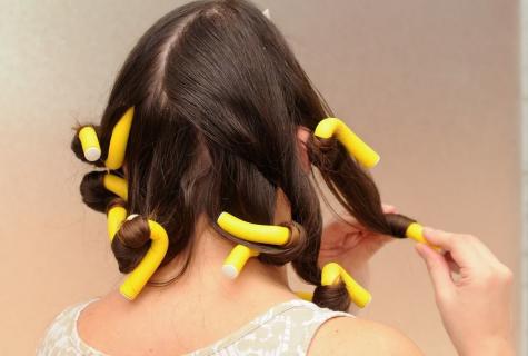 How to wind hair on hair curlers boomerangs