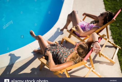 As it is correct to sunbathe in sunbed