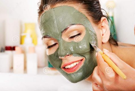 Clay mask against the fat content of hair