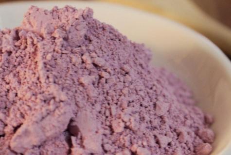 The recipe of mask for hair from pink clay