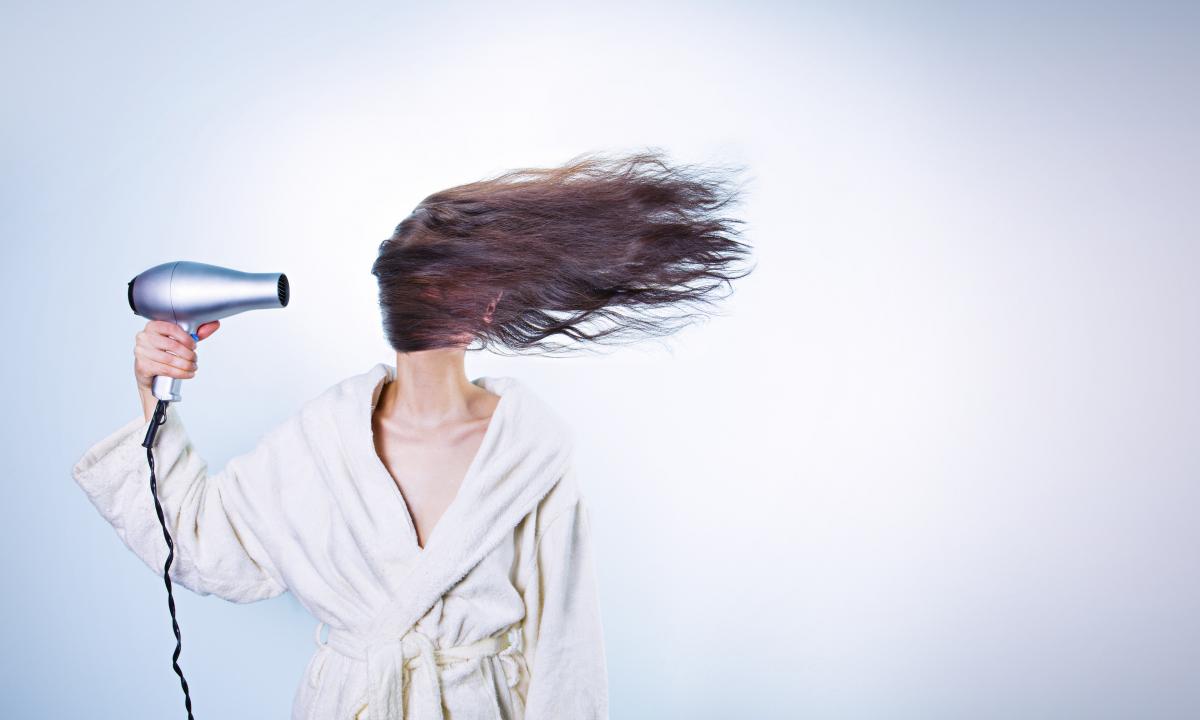 How to recover hair after use of the hair dryer
