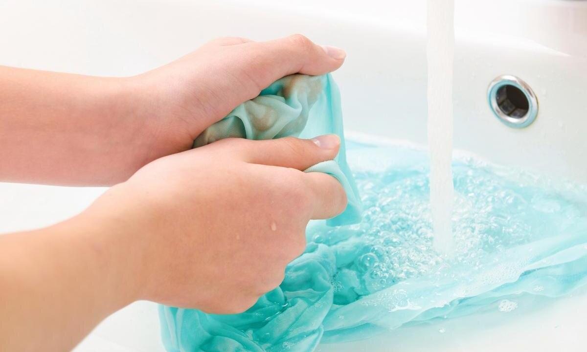 How to wash away paint from hair laundry soap