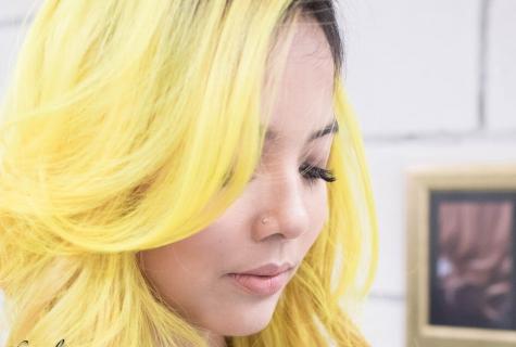 How to remove yellow hair color